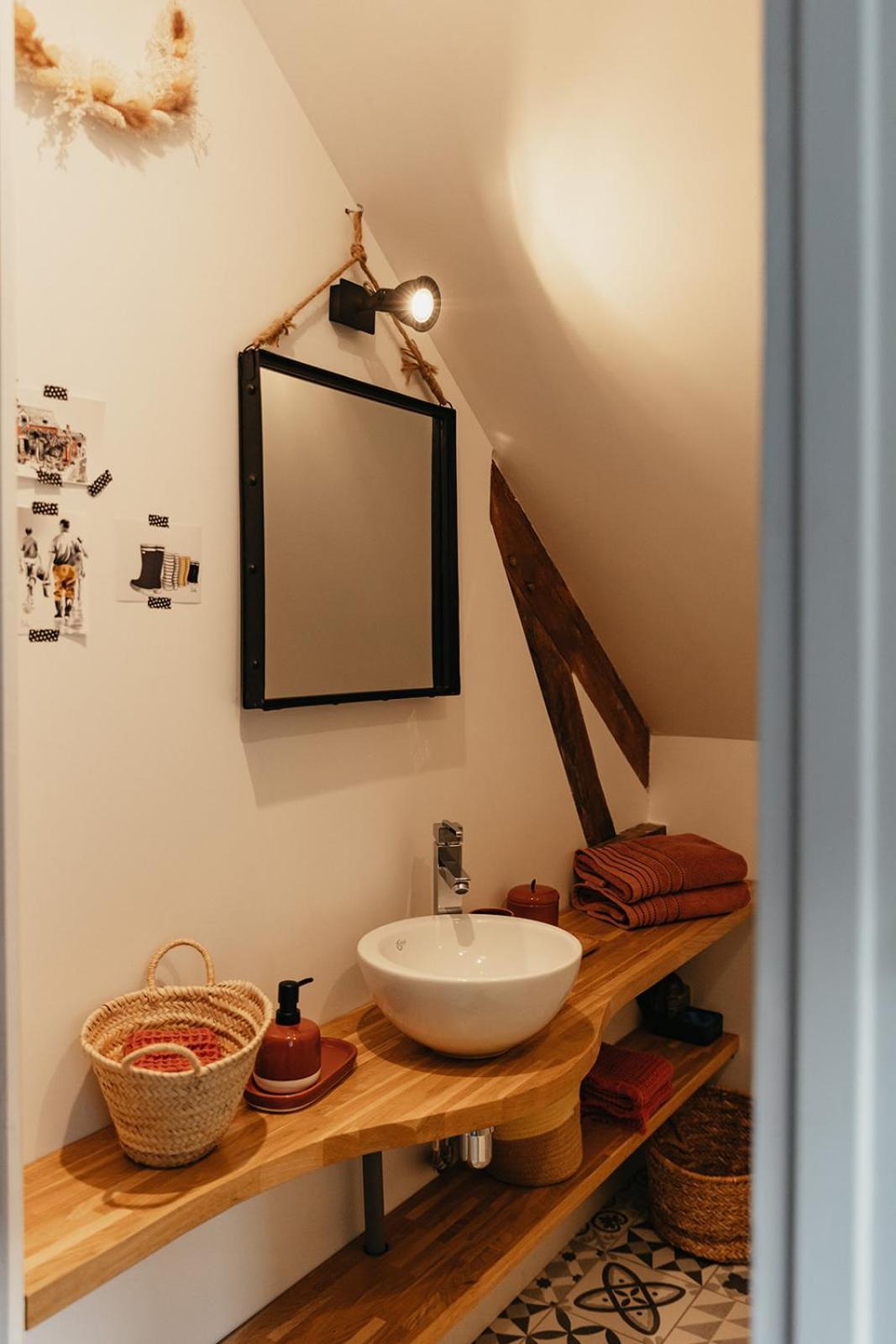 Gites De Charme Pour 2 Au Calme Aux Portes De Bayeux By Le Clos Poulain 诺南特 外观 照片